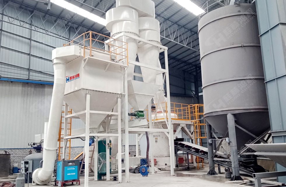 桂林鴻程河北200目石頭錘粉機HC1500擺式磨粉機客戶現場車間剪影