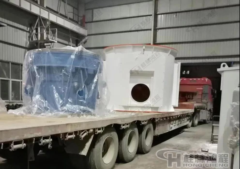 HLMX1700超細立磨發貨現場-超細立磨機主機裝車 HLMX1700超細立磨發貨現場-超細立磨機主機裝車