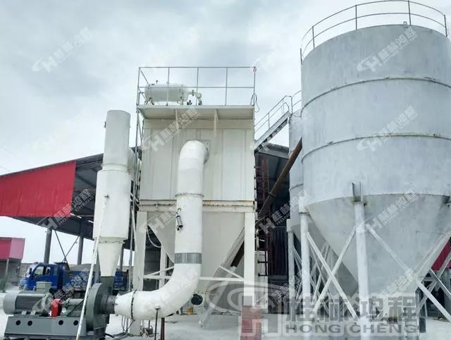 350目碳酸鈣生產(chǎn)設(shè)備碳酸鈣磨粉機(jī)現(xiàn)場(chǎng) 350目碳酸鈣生產(chǎn)設(shè)備碳酸鈣磨粉機(jī)現(xiàn)場(chǎng)