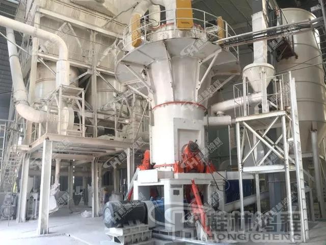 800目碳酸鈣生產(chǎn)設(shè)備碳酸鈣微粉磨現(xiàn)場(chǎng) 800目碳酸鈣生產(chǎn)設(shè)備碳酸鈣微粉磨現(xiàn)場(chǎng)