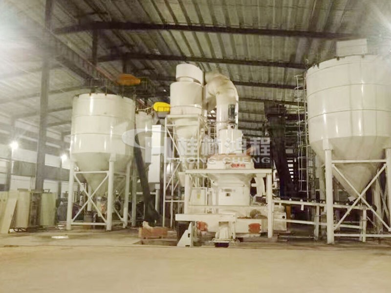 廣西某玻璃廠 250目石油焦磨粉機 HC1700擺式磨粉機設備現(xiàn)場 廣西某玻璃廠 250目石油焦磨粉機 HC1700擺式磨粉機設備現(xiàn)場