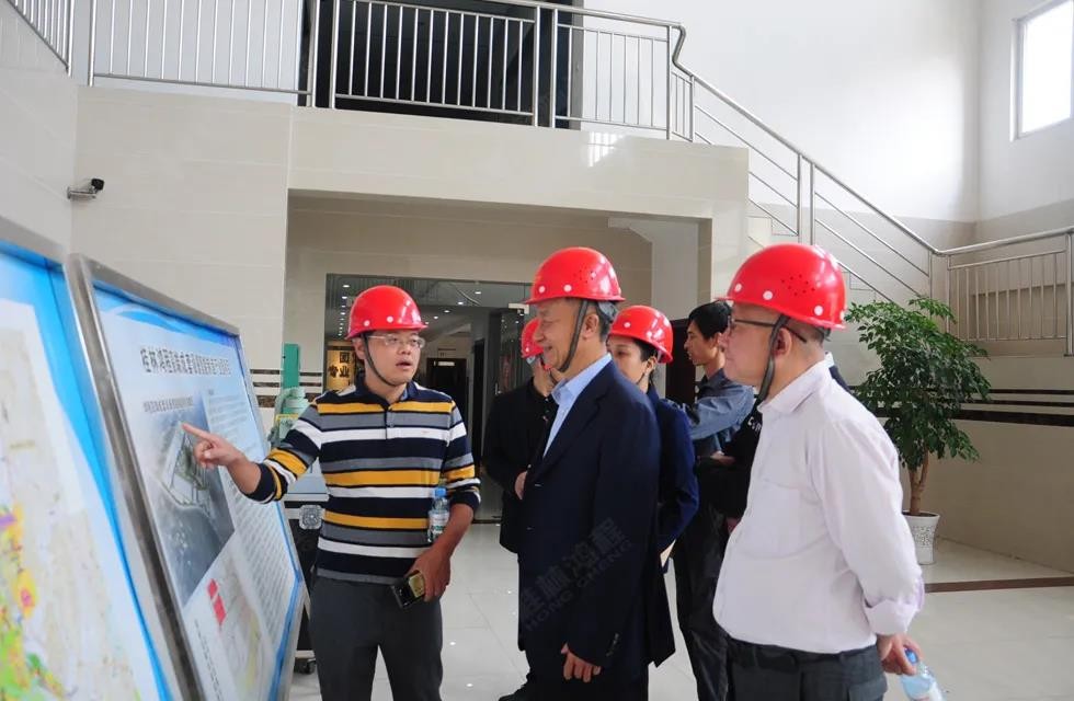 桂林鴻程容北國副董事長引領業協會一行參觀 桂林鴻程容北國副董事長引領業協會一行參觀