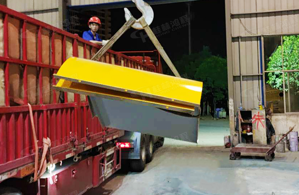 【發(fā)貨】海內(nèi)外訂單火爆，大批鴻程設(shè)備奔赴全球！