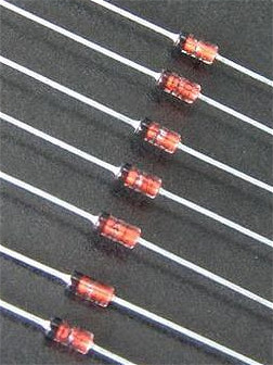 肖特基二極管和場效應管的區別 肖特基二極管和場效應管的區別