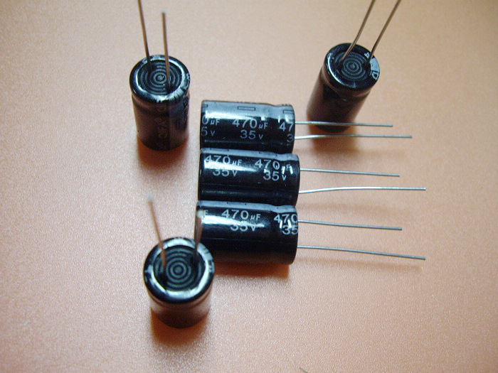 瓷片電容及電解電容的區(qū)別