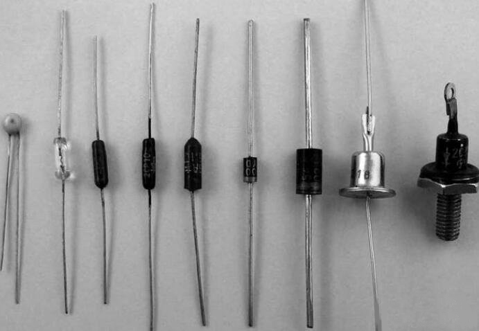 區(qū)別二極管及穩(wěn)壓二極管