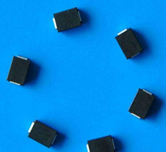 TVS管,壓敏電阻,穩(wěn)壓二極管,自恢復(fù)保險絲 TVS管,壓敏電阻,穩(wěn)壓二極管,自恢復(fù)保險絲